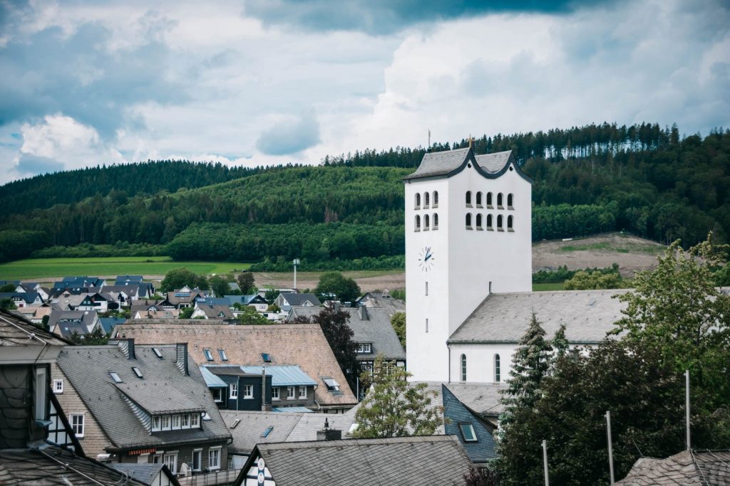 Balkonuitzicht bij Parkhotel Schmallenberg in Sauerland