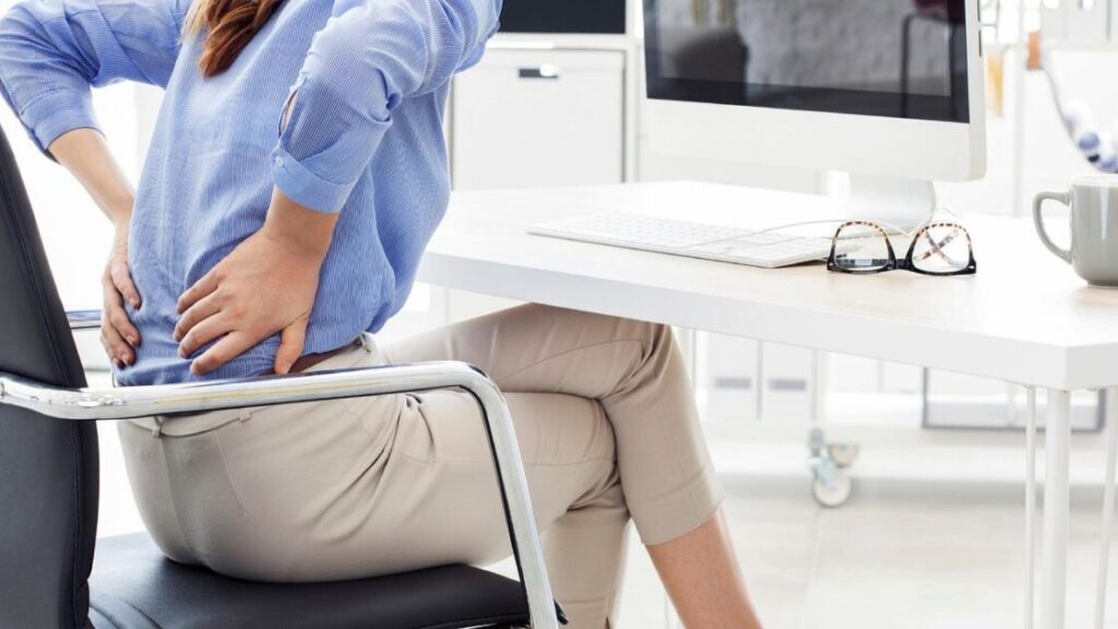 Chiropractische behandeling voor scheef bekken met manuele correctie van de wervelkolom