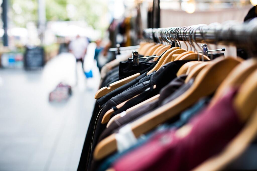 Dreamstar kledingstukken die de filosofie van mode uitdrukken: stijlvolle, duurzame basics voor garderobetransformatie